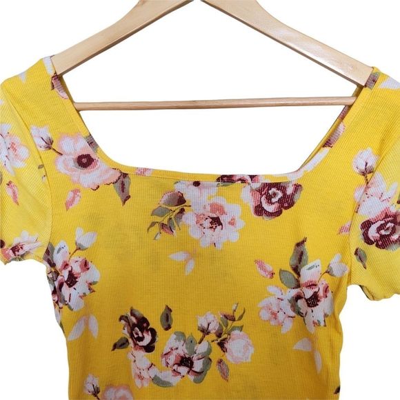 Ardene Yellow Floral Super Soft Ribbed Short Sleeve Top Large - Picture 6 of 7